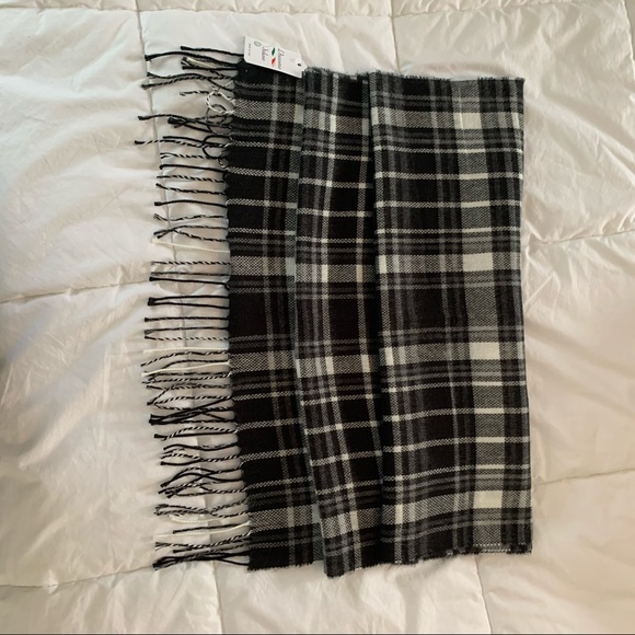 Italian made Scarf - Picture 6 of 6